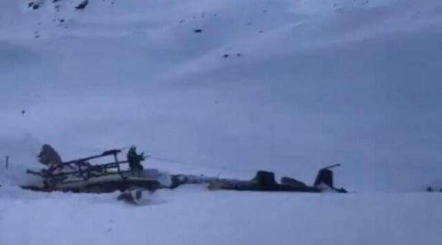 İtalya'da Uçak ve Helikopter Havada Çarpıştı: 5 Ölü, 2 Yaralı