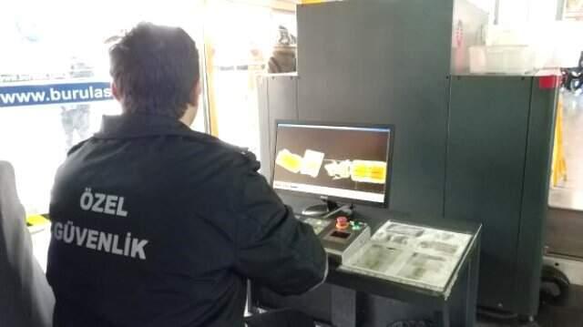 forumagel.com Muş'tan Bursa'ya Otobüsle Gönderilen Paketin İçinden El Bombası Çıktı forumagel.com Muş'tan Bursa'ya Otobüsle Gönderilen Paketin İçinden El Bombası Çıktı