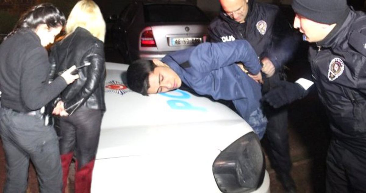 Polisten Kaçan Sürücü 'Bizde Bir Şey Yok' Dedi, Kız Arkadaşı Alkollü Olduğu İçin Kaçtığını Söyledi