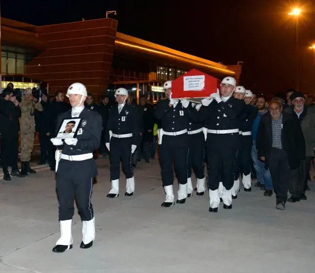 Şehit Polis Memurunun Cenazesi Erzurum'a Getirildi