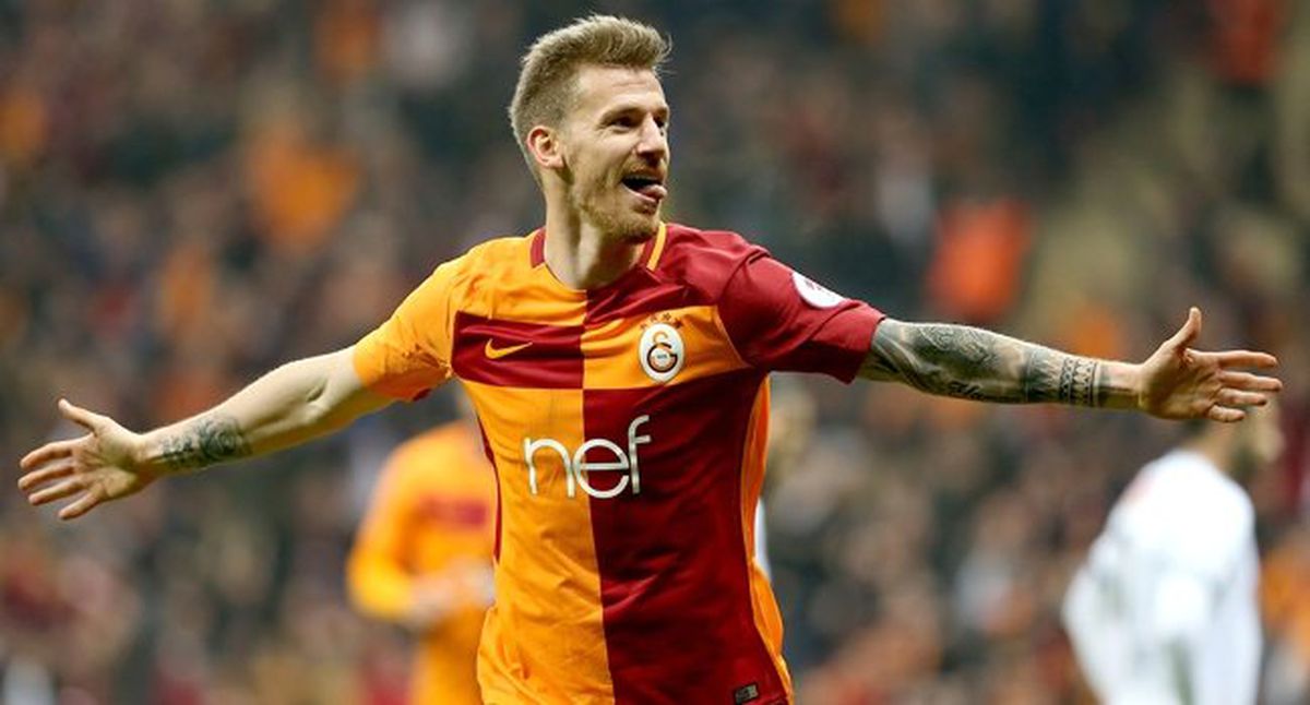 Serdar Aziz, Galatasaray'da Kalacağını Açıkladı