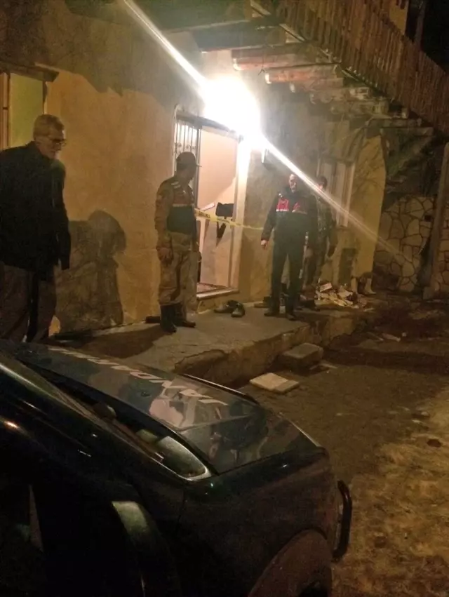 Tüfekle Oynayan Çocuk Ağzından Yaralandı Tüfekle Oynayan Çocuk Ağzından Yaralandı