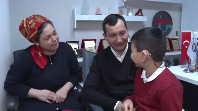7 Yaşında Türkmen Çocuk İlk Kez Türkiye'de Duydu 7 Yaşında Türkmen Çocuk İlk Kez Türkiye'de Duydu
