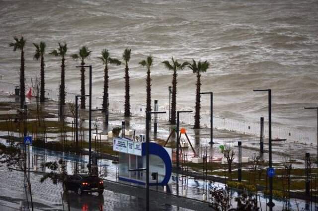 Antalya'da Denizde Çıkan Hortum, Cep Telefonu Kamerasıyla Saniye Saniye Görüntülendi