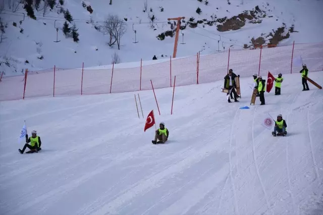 Artvin'de Kızak Yarışları Yapıldı
