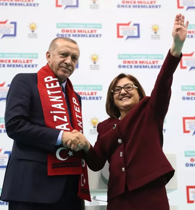 Cumhurbaşkanı Erdoğan Gaziantep'in Belediye Başkan Adaylarını Açıkladı Cumhurbaşkanı Erdoğan Gaziantep'in Belediye Başkan Adaylarını Açıkladı