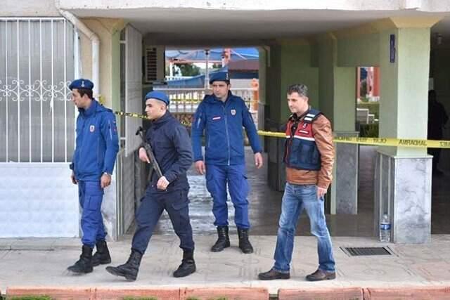 forumagel.com Eski Yönetici, Hakkında Dedikodu Çıkardığını İddia Ettiği Yeni Yönetici ve Yardımcısına Kurşun Yağdı forumagel.com Eski Yönetici, Hakkında Dedikodu Çıkardığını İddia Ettiği Yeni Yönetici ve Yardımcısına Kurşun Yağdı