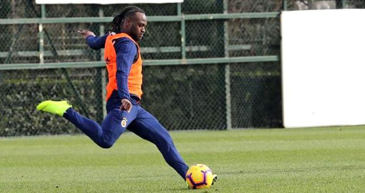 Fenerbahçeli Victor Moses, Takımla İlk Antrenmanına Çıktı