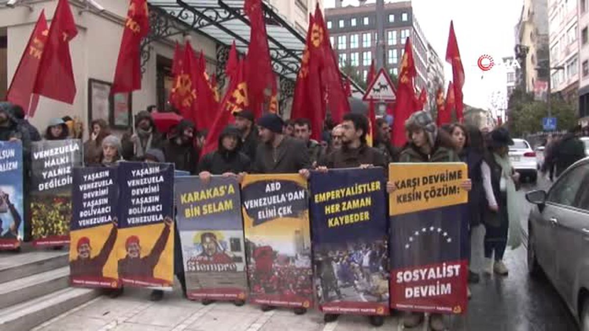 Kadıköy'de Maduro'ya Destek Yürüyüşü