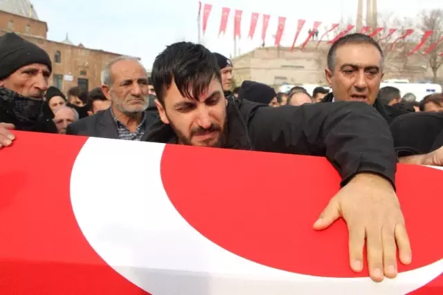 Şehit Polis Memuru Son Yolculuğuna Uğurlandı