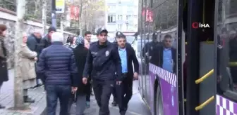 İzmit Haberleri: Otomobil su kanalına uçtu, sürücünün burnu bile kanamadı 41