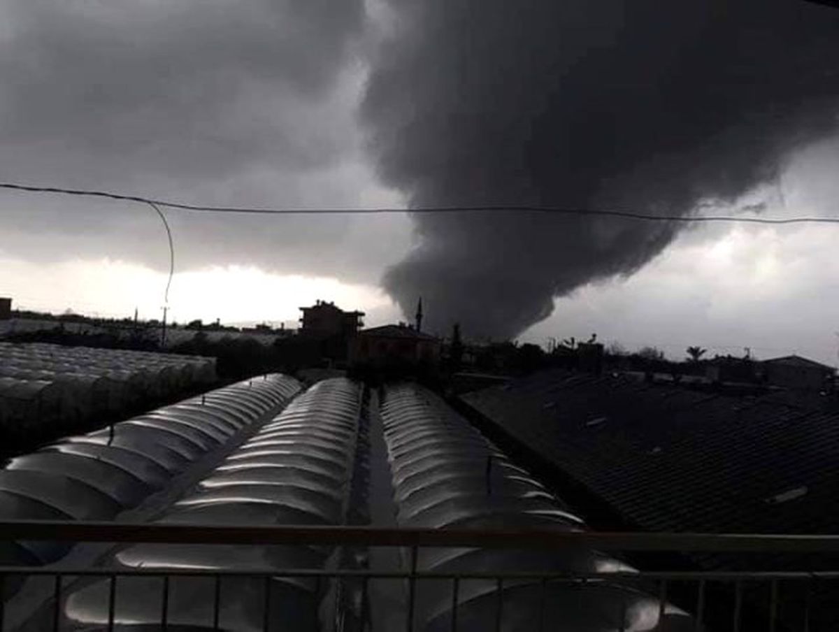 Antalya'yı Yeniden Hortum Felaketi Vurdu: 3'ü Çocuk, 5 Kişi Yaralandı