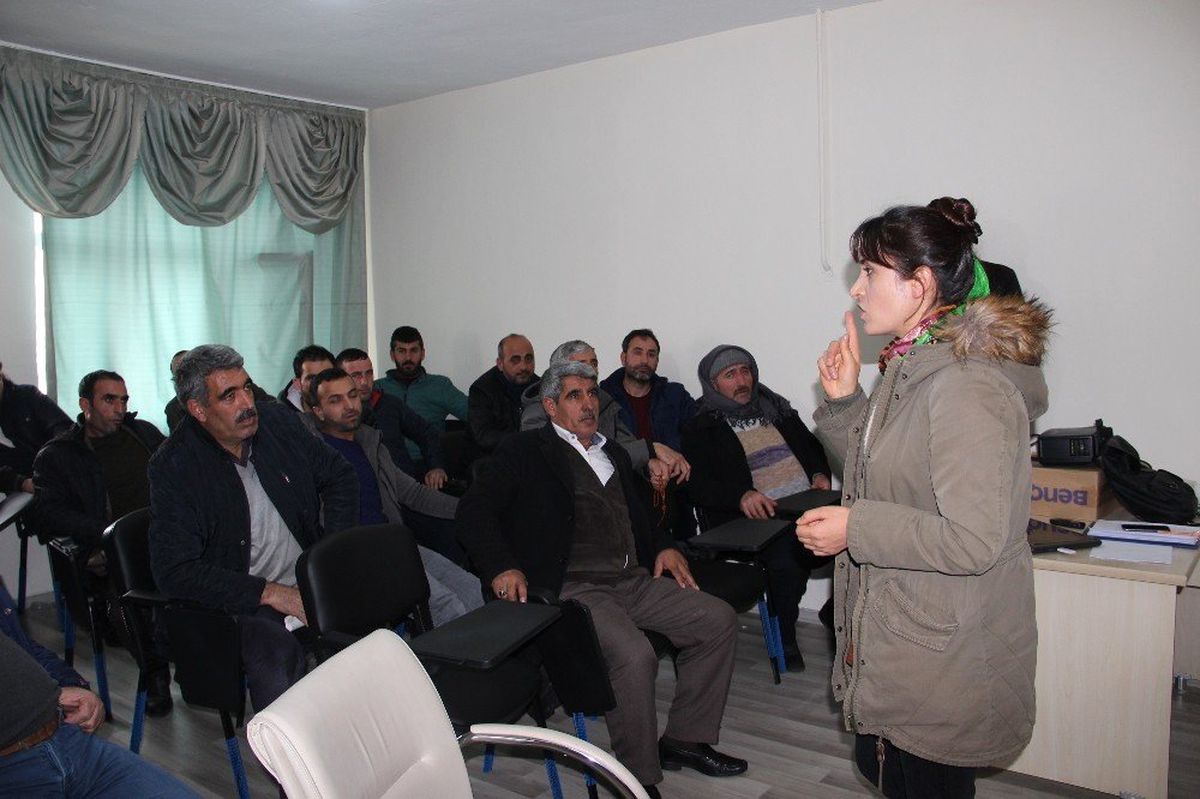 Bingöl'de Hayvan Tüccarları ve Nakliyecileri Bilgilendirildi