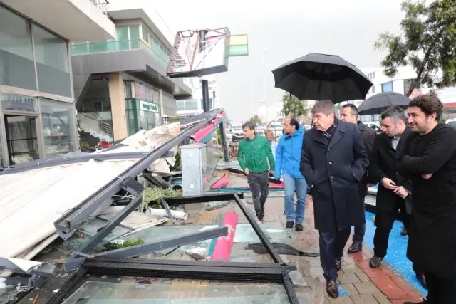 Türel'den Hortumdan Zarar Gören Vatandaşlara Geçmiş Olsun Ziyareti Türel'den Hortumdan Zarar Gören Vatandaşlara Geçmiş Olsun Ziyareti