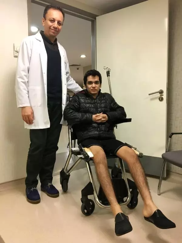 1.63'lük Onur, 1.70 Olmak İçin Zorlu Ameliyatı Göze Aldı 1.63'lük Onur, 1.70 Olmak İçin Zorlu Ameliyatı Göze Aldı