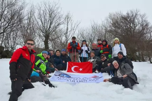 Doğaseverler Karlar İçinde Yürüdü