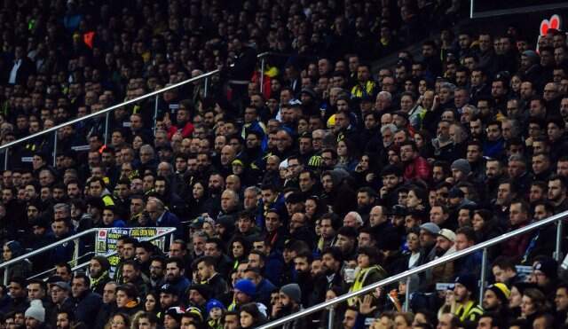 Fenerbahçeli Taraftarlar Malatyaspor Maçı Öncesi, 'Çubukluyu Çıkarın Çıplak Oynayın' Tezahüratında Bulundu