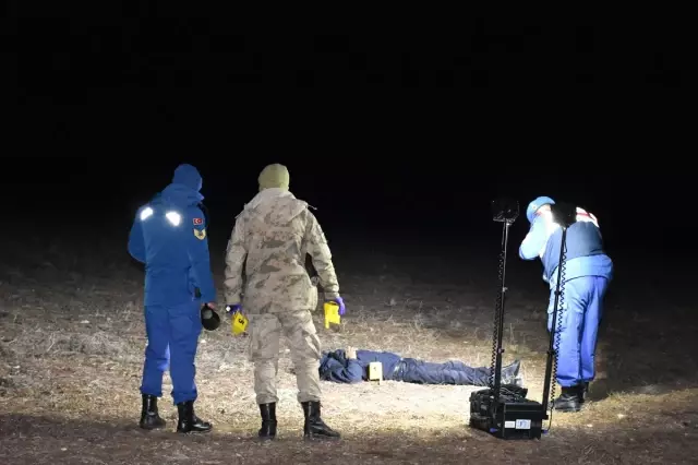 Gürcistan Uyruklu Kişi Arazide Ölü Bulundu