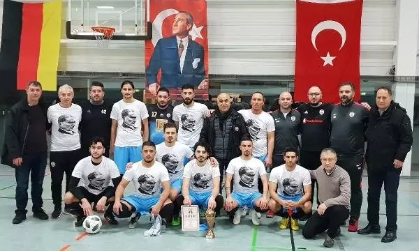 Nürnberg Türkspor, Atatürk Kupası'nda Şampiyon Oldu Nürnberg Türkspor, Atatürk Kupası'nda Şampiyon Oldu