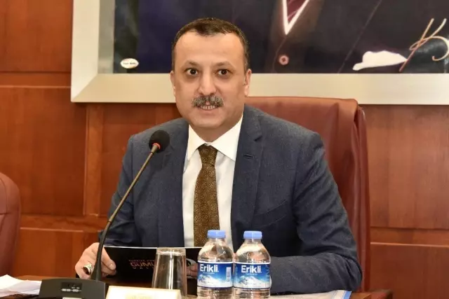 Zigana Tüneli'nin İnşaatı Yarılandı Zigana Tüneli'nin İnşaatı Yarılandı