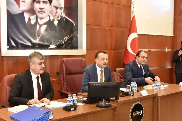 Zigana Tüneli'nin İnşaatı Yarılandı Zigana Tüneli'nin İnşaatı Yarılandı