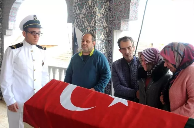 Gemi Yangınında Hayatını Kaybedenler Son Yolculuğuna Uğurlanıyor