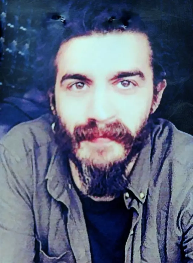 Gemi Yangınında Hayatını Kaybedenler Son Yolculuğuna Uğurlanıyor Gemi Yangınında Hayatını Kaybedenler Son Yolculuğuna Uğurlanıyor