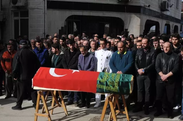 Gemi Yangınında Hayatını Kaybedenler Son Yolculuğuna Uğurlanıyor