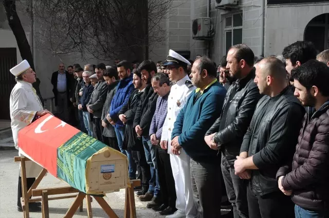 Gemi Yangınında Hayatını Kaybedenler Son Yolculuğuna Uğurlanıyor