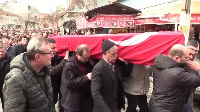 Gemi Yangınında Hayatını Kaybedenler Son Yolculuklarına Uğurlanıyor