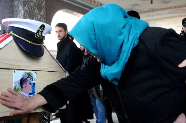 Gemi Yangınında Hayatını Kaybedenler Son Yolculuğuna Uğurlanıyor