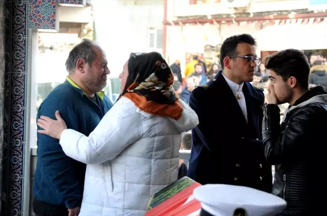 Gemi Yangınında Hayatını Kaybedenler Son Yolculuğuna Uğurlanıyor