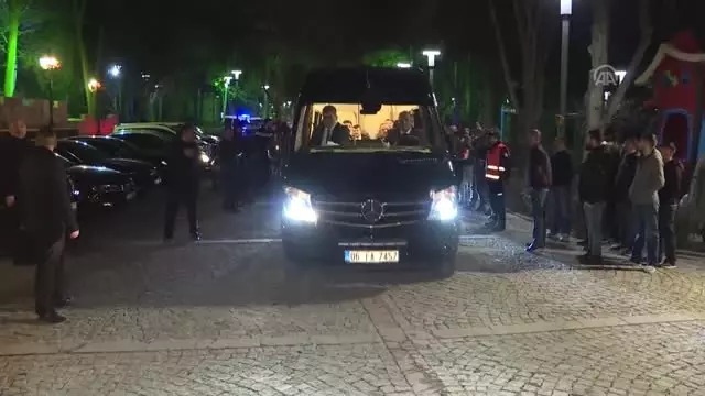 Özhaseki: 'Sizlerin Rızası Olmadan Kolay Kolay İmza Atmam' Özhaseki: 'Sizlerin Rızası Olmadan Kolay Kolay İmza Atmam'