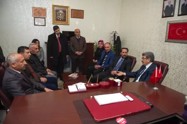 Vali Bilmez'den Siyasi Partilere Ziyaret Vali Bilmez'den Siyasi Partilere Ziyaret