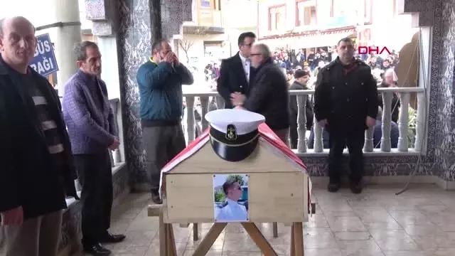 Yalova Kerç Boğazı'nda Ölen Stajyer Gemici Son Yolculuğuna Uğurlandı Yalova Kerç Boğazı'nda Ölen Stajyer Gemici Son Yolculuğuna Uğurlandı