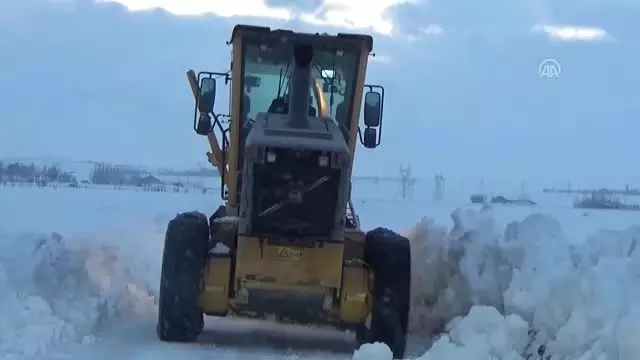 Yüksekovada ekipler hamile kadın için seferber oldu Yüksekovada ekipler hamile kadın için seferber oldu