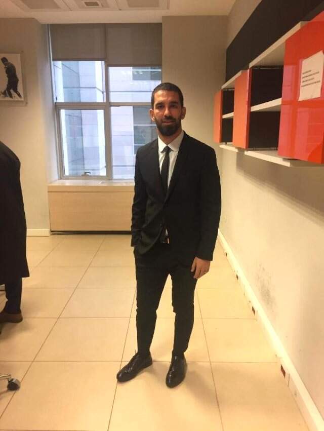 3 Ay Önce Kavga Eden Arda Turan ve Berkay Şahin Duruşma İçin Adliyeye Geldi