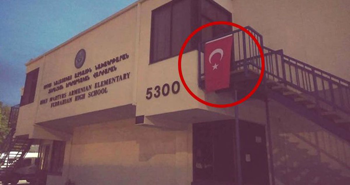 ABD'de 2 Ermeni Okuluna Türk Bayrağı Asıldı