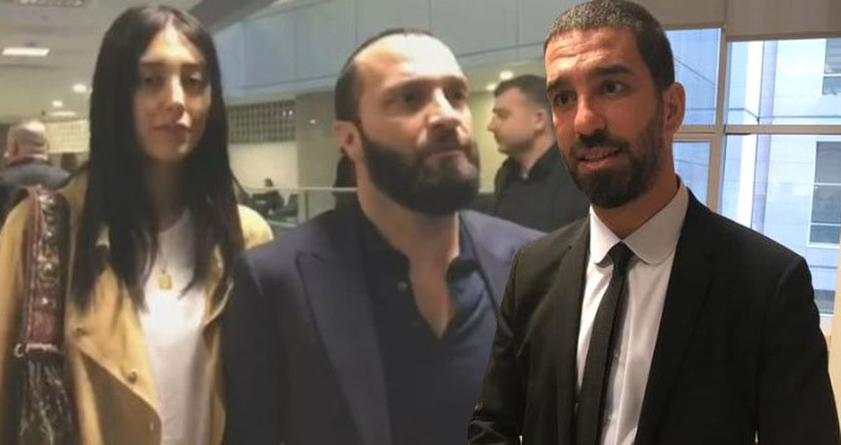 Arda Turan Tarafından Burnu Kırılan Şarkıcı Berkay Şahin Eşiyle Adliyeye Geldi