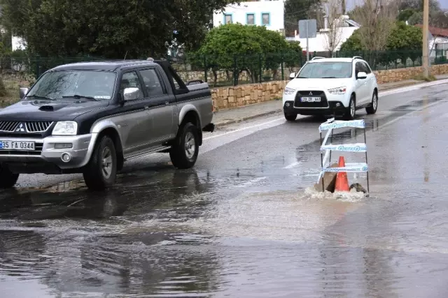 Bodrum'da Tekneler Battı, Araziler Sular Altında Kaldı