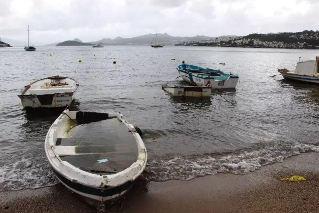 Bodrum'da Tekneler Battı, Araziler Sular Altında Kaldı
