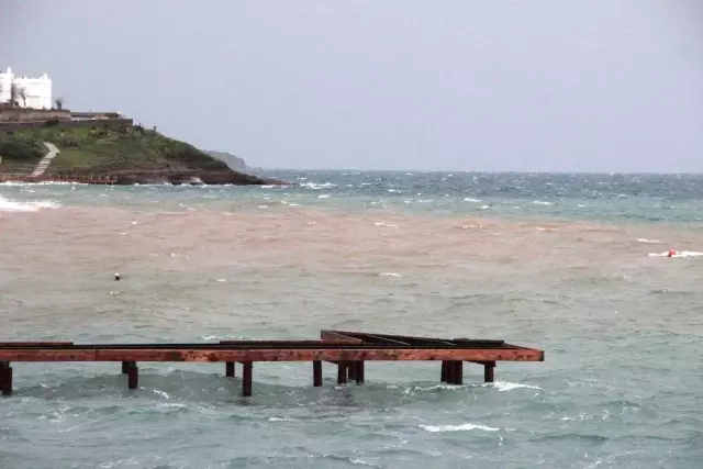 Bodrum'da Tekneler Battı, Araziler Sular Altında Kaldı