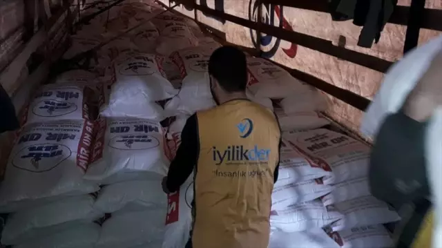 İdlib'deki Ailelere 25 Ton Un Yardımı