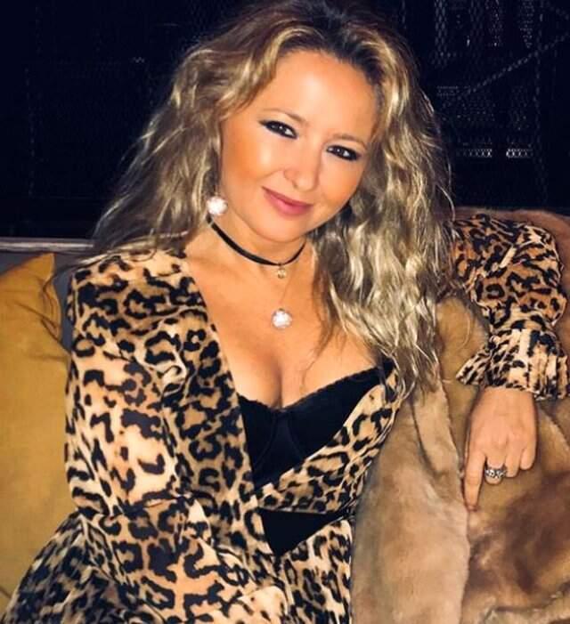 Ünlü Şarkıcı Pınar Aylin, Bacağını Kırdı