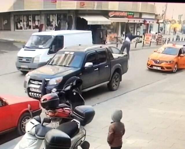 16 Yaşındaki Çocuğa Çarpan Alkollü Sürücü Frene Bile Basmadan Kaçtı! Kamera Kayıttaydı