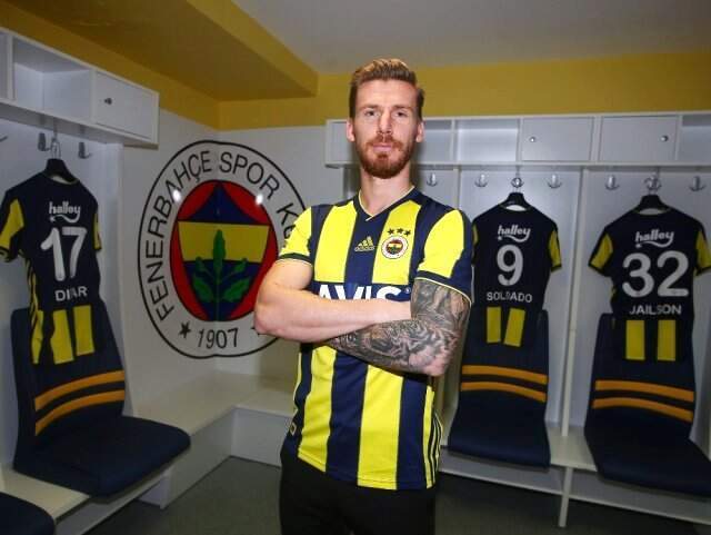 Fenerbahçe, Serdar Aziz'i Resmen Açıkladı