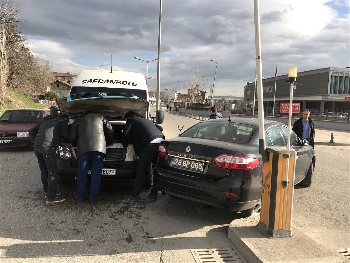 Karabük İl Sağlık Müdürü Trafik Kazasında Yaralandı