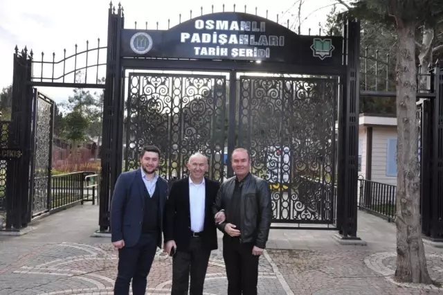 Prof. Dr. Şimşirgil'den Şeyh Edebali Türbesi ve Tarih Şeridi Ziyareti