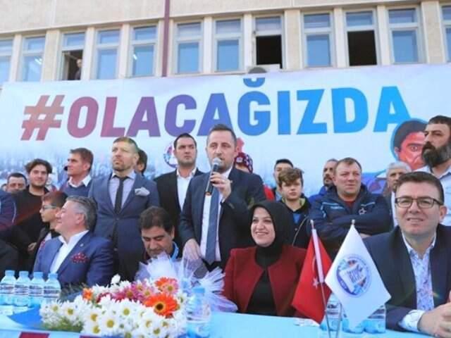 Vakfıkebir'de Trabzonspor Teknik Direktörü Ünal Karaman'a Sevgi Seli