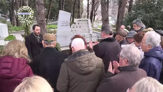 Abdi İpekçi, Ölümünün 40. Yılında Mezarı Başında Anıldı - İstanbul Abdi İpekçi, Ölümünün 40. Yılında Mezarı Başında Anıldı - İstanbul